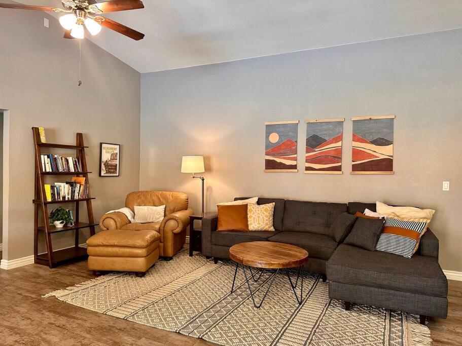 Mesa Oasis Private Pool Spacious! 10+ Guests 7 Beds New, Great Location! Luaran gambar